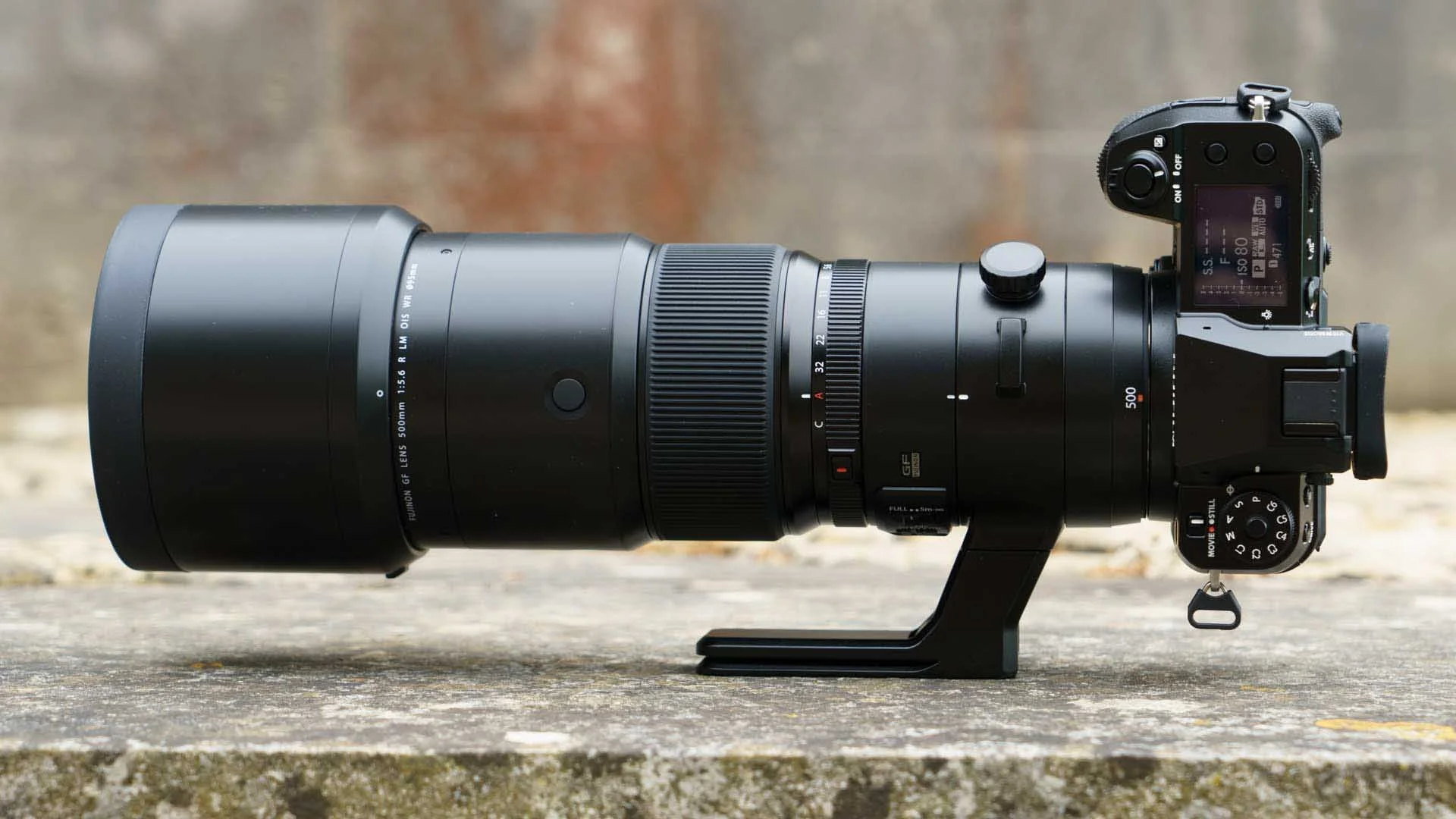  The tripod collar on the Fujifilm GF 500mm F5.6 R LM OIS WR allows the camera (the GFX100S II seen here) to be roasted to portrait orientation, quality and easily. 