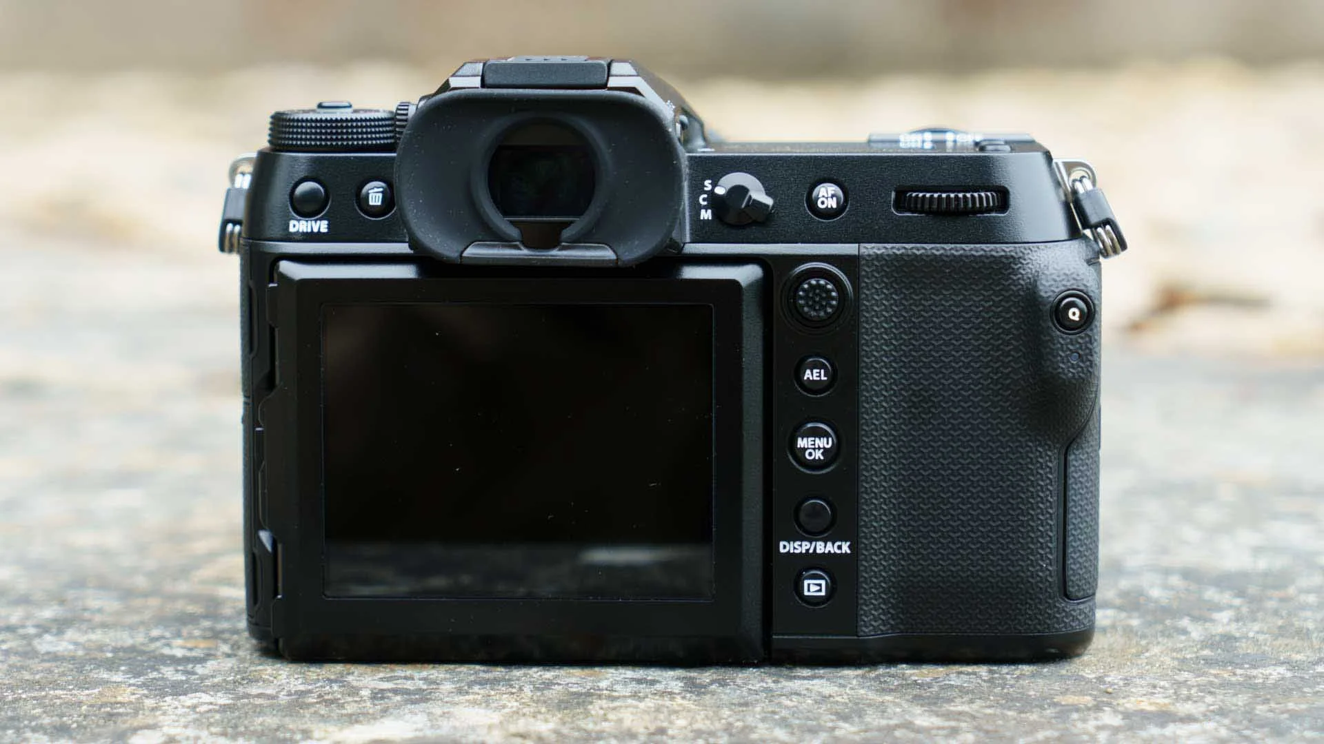  There’s a good amount of space for your thumb on the back of the Fujifilm GFX100S II and the joystick is perfectly positioned. 