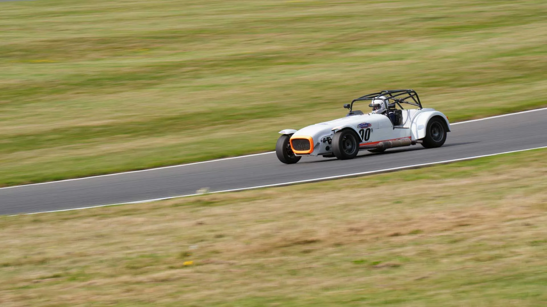  Knowing the Sony A9 III would handle the focusing with ease allowed me to concentrate on panning smoothly with the cars. 