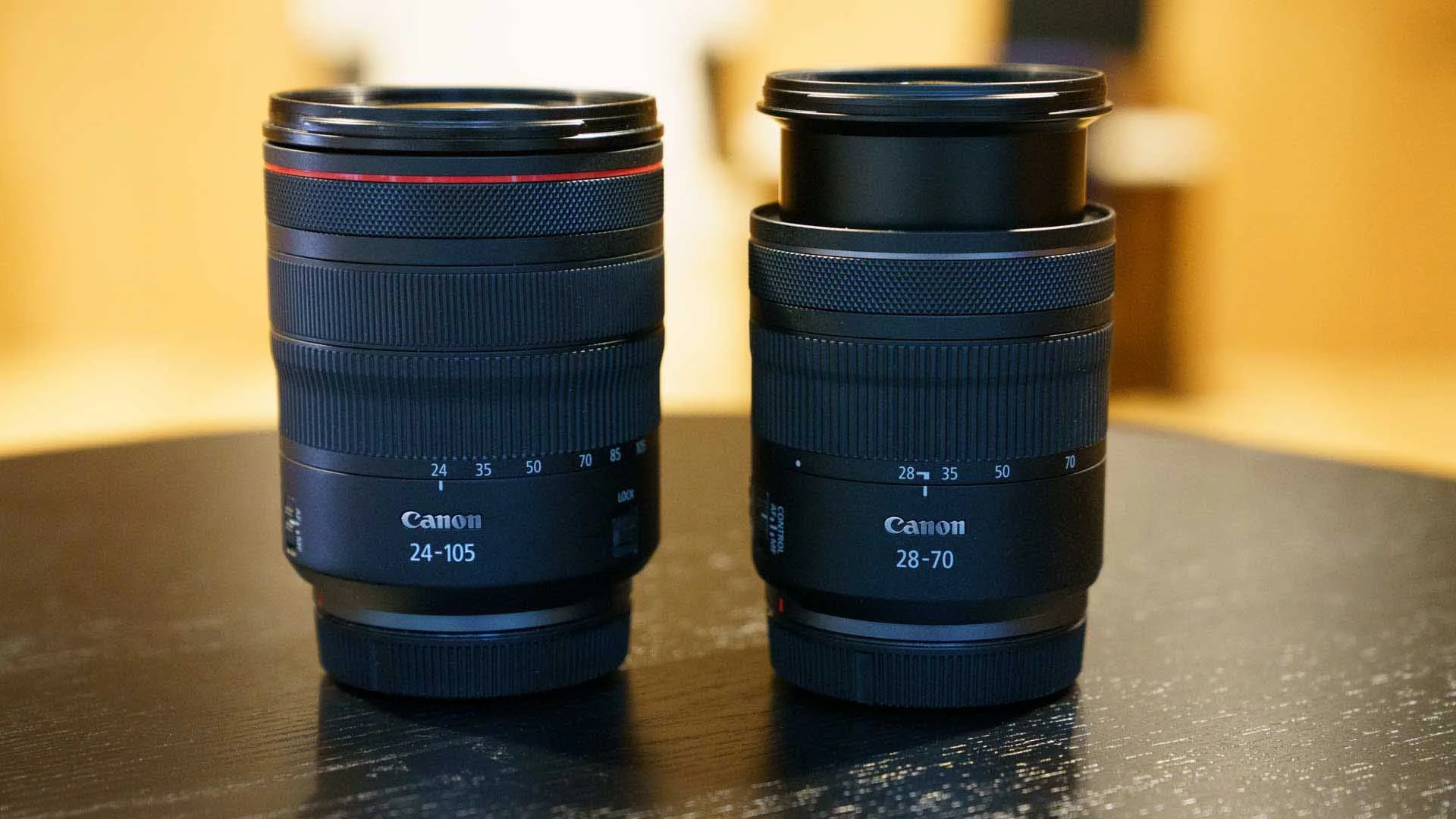  At full extension, the RF 28-70mm F2.8 IS STM is only a little longer than the RF 24-105mm F4 L IS USM at its shortest length. 
