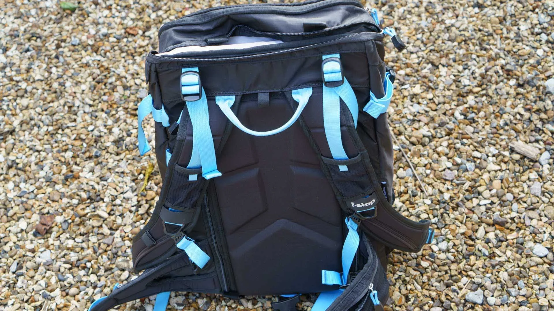  The back panel of the F-Stop Kashmir UL 30L is comfirtable and protective. 