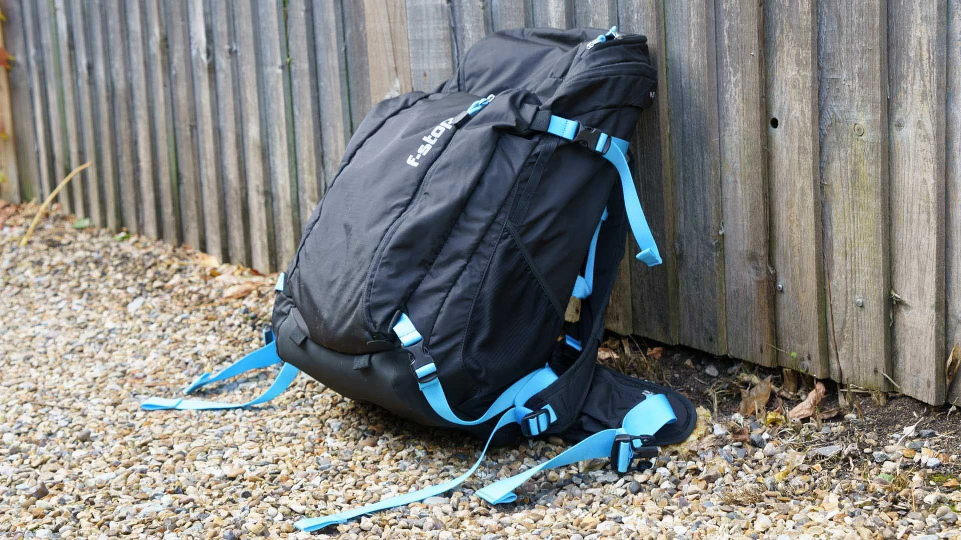  There are two straps on either side of the F-Stop Kashmir UL 30L. These sit above a stretchy mesh pocket and are ideal for holding a tripod. 