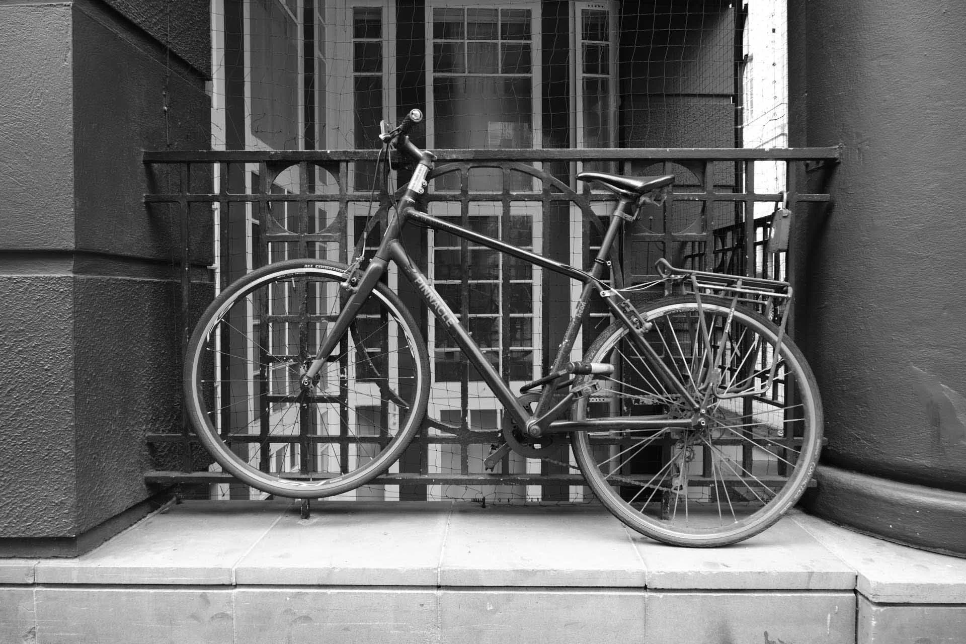  The Across Film Simulation mode produces some please monochrome images. Camera: Fujifilm X-M5, Lens: XC 15-45mm F3.5-5.6 OIS PZ, Exposure: 1/100 sec at F/5, ISO 640. 