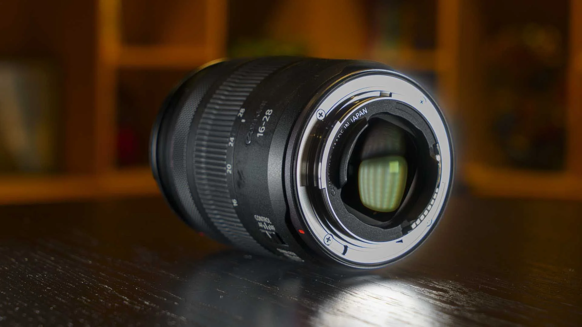  The Canon RF 16-28mm F2.8 IS STM has a metal mount and a rubber seal around its outer edge. 