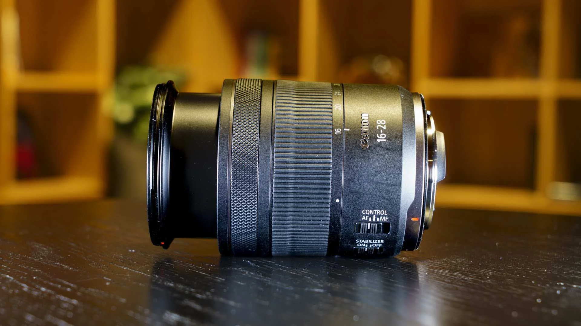  Canon RF 16-28mm F2.8 IS STM at the 16mm, it’s a little longer than at the 28mm point. 