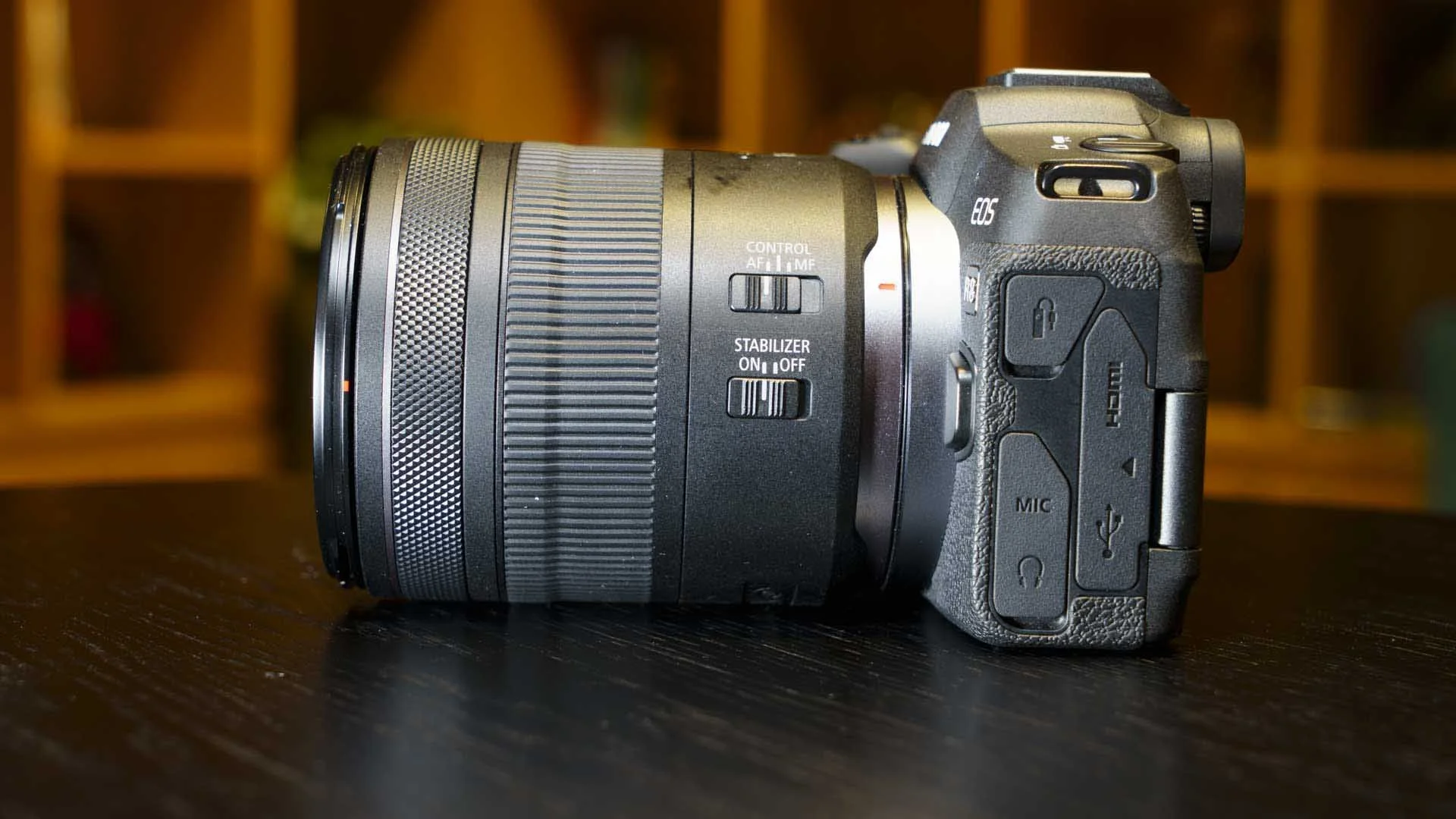  The Canon RF 16-28mm F2.8 IS STM fully retracted and mounted on the Canon EOS R8. 