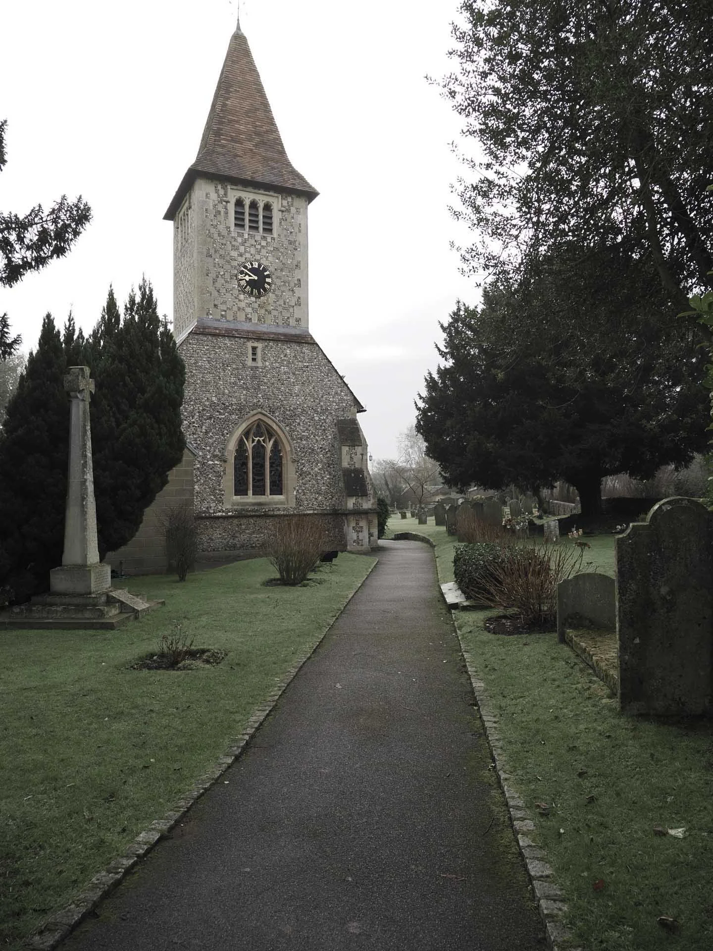  The low saturation of this image reflects the overcast, misty feel of the day. 