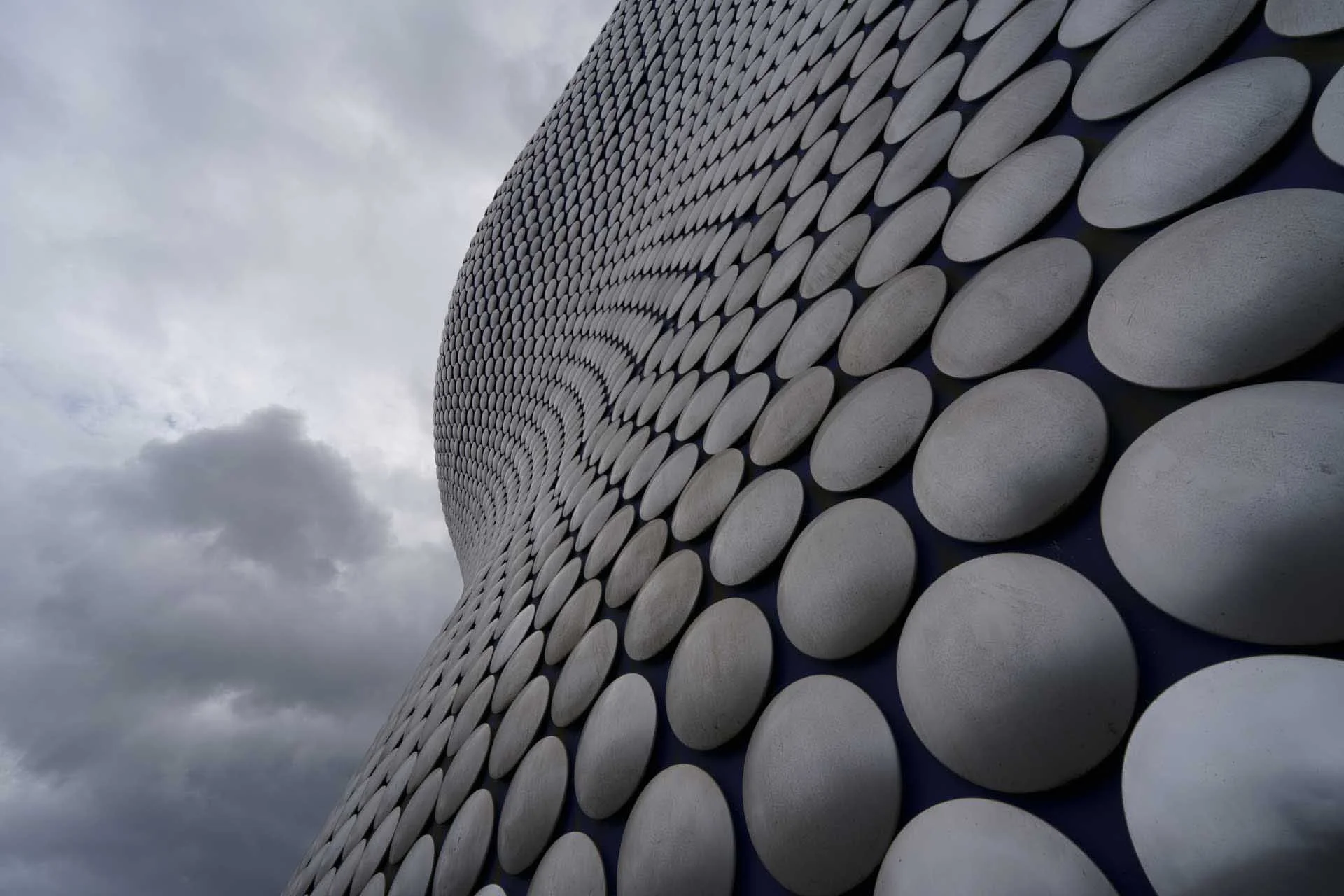  Going in close to a subject with a 16mm lens results in exaggerated perspective. Image Credit: Angela Nicholson. Camera: Sony A7R IV, lens: Sony FE 16mm F/1.8 G at f/11, 1/640 sec. 