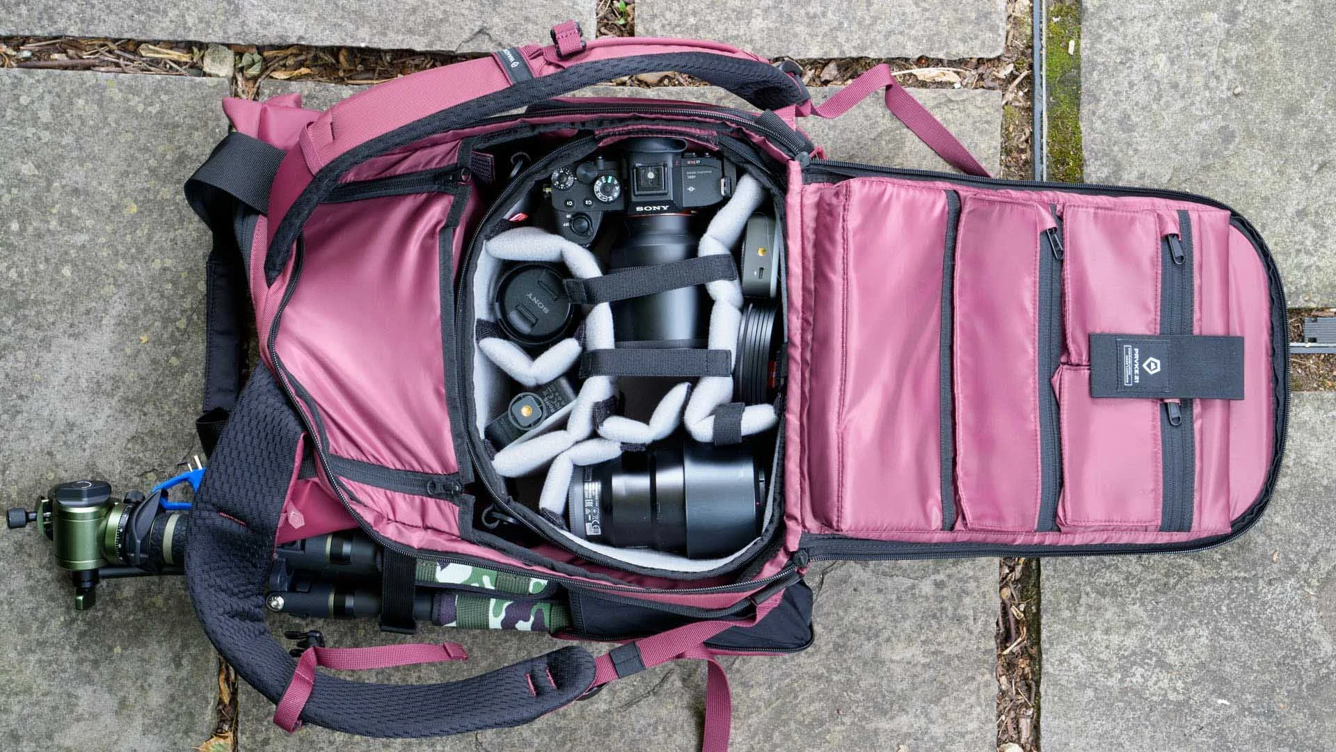  The Wandrd PRVKE 21 V4 Photography Bundle is holding a full-frame mirrorless camera with a 24-70mm f/2.8, plus two other lenses and a collection of accessories here. It can be configure to suit a range of kit and accommodate a 70-200mm f/2.8 if required. 