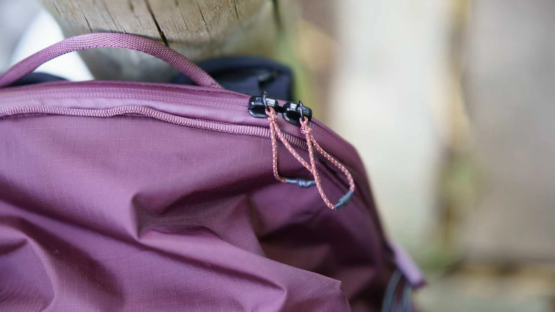 The main compartment zip is weather-proof and the zip-pulls have good sized loops to make them easy to grab. 