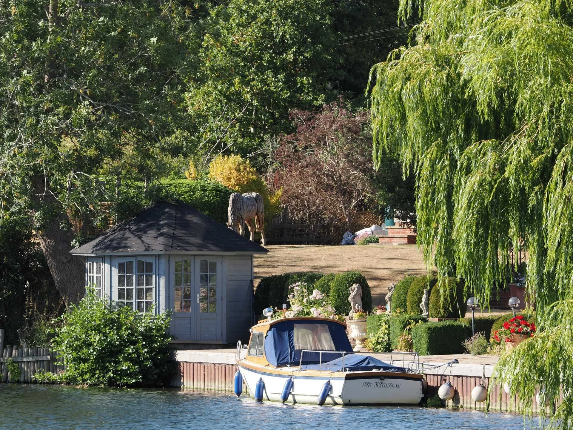  The same scene as the previous shot taken from the same location, but zoomed in to 200mm. Image credit: Angela Nicholson. Camera: OM System OM-1 Mark II, Lens: OM System M.Zuiko ED 50-200mm F2.8 IS Pro at 200mm, f/8, 1/200 sec and ISO 200.  