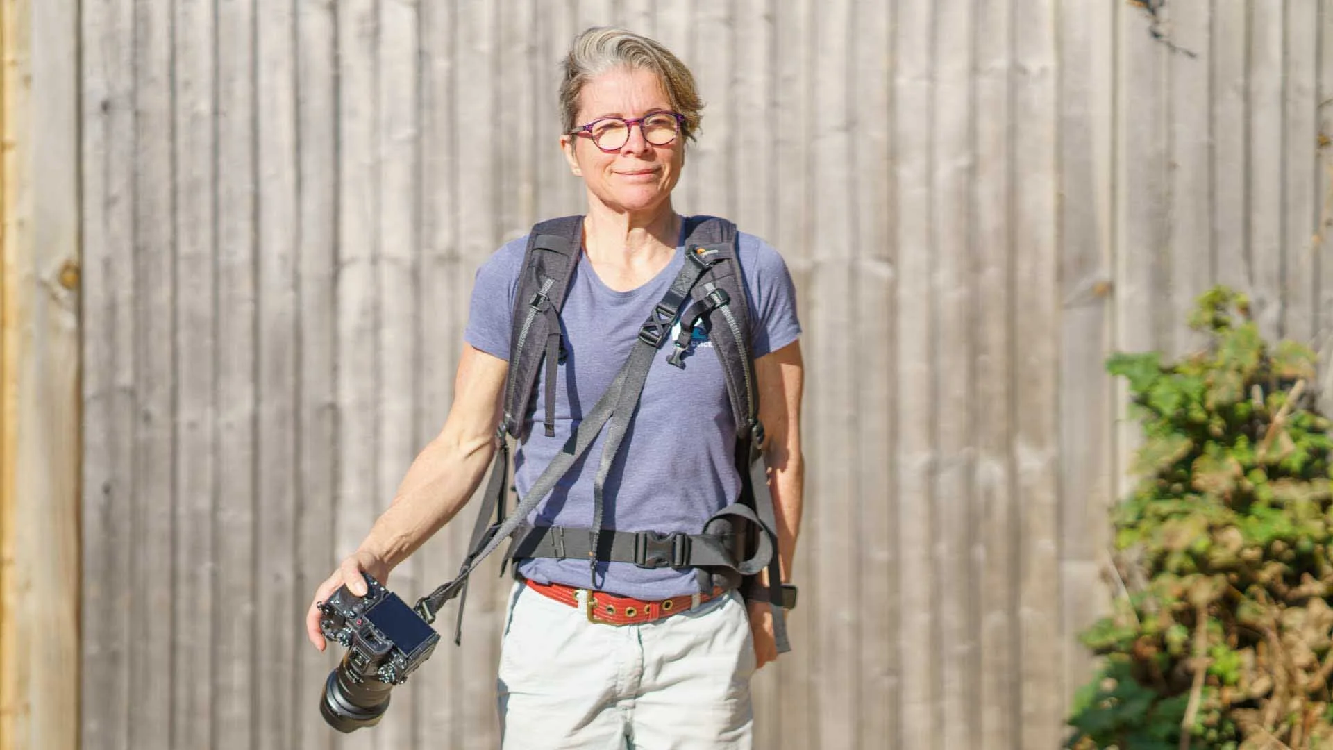 With this backpack, I attached one end of the Axis Anywhere to a loop near the top of one of the shoulder straps, and the other end to the webbing at the bottom end of the other shoulder strap. Both ends could be attached to the shoulder strap loops, but this would mean the camera would hang in front of my body, which I’m not keen on. 