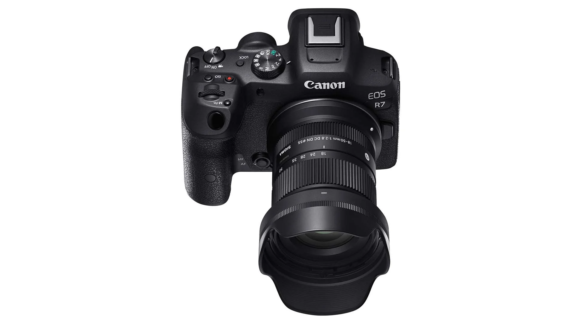  The Sigma 28-45mm F1.8 DG DN Art lens has a de-clickable aperture ring and two customisable buttons. 