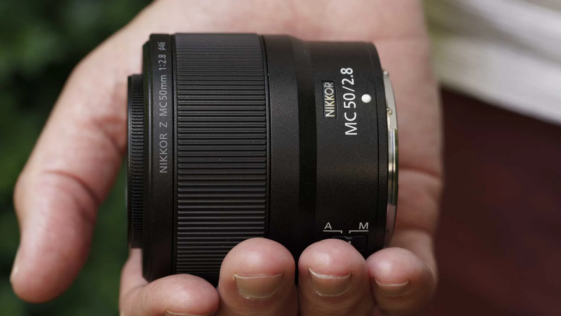  This Nikon Nikkor Z MC 50mm F2.8 is a prime lens. As it produces framing similar to the human eye, 50mm lenses are often called ‘standard’ or ‘normal’ lenses. 