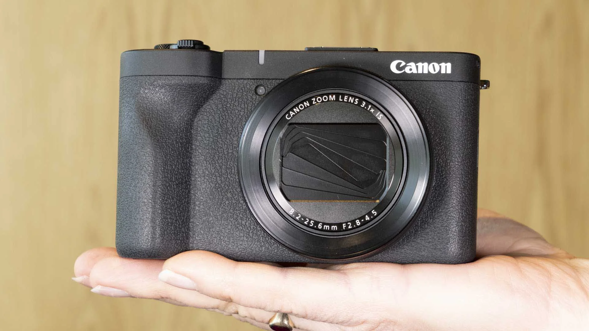  The Canon PowerShot V1 is small enough to slip into a coat pocket or handbag. 