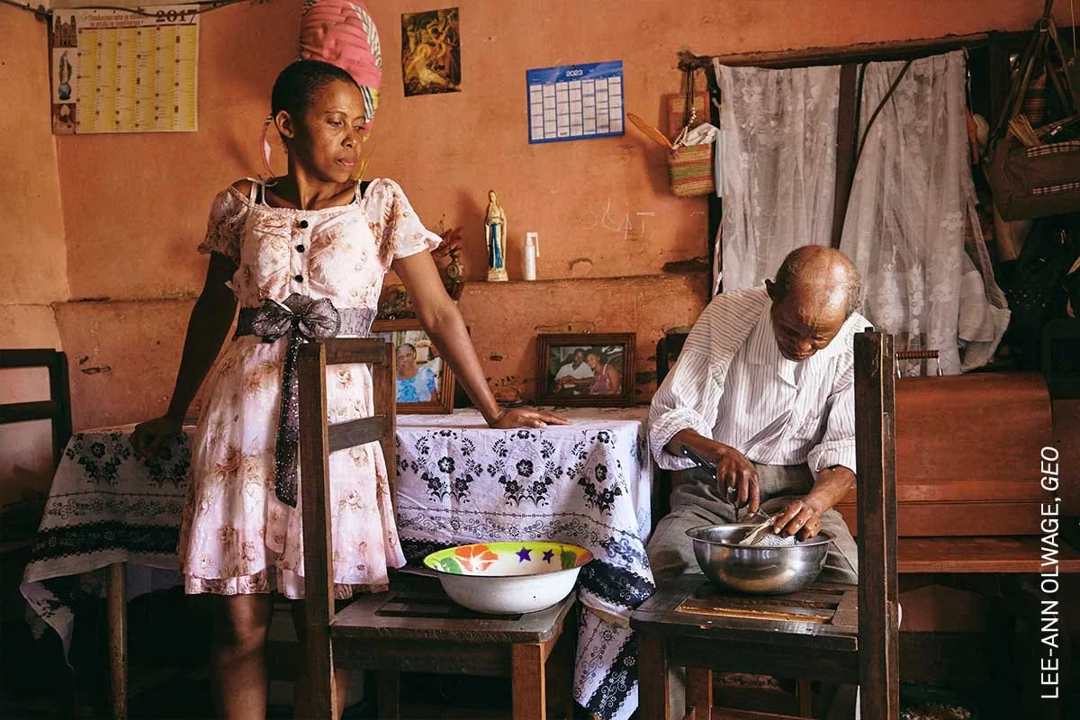  World Press Photo Story of the Year: Lee-Ann Olwage for GEO: Valim-babena..  In Madagascar, lack of public awareness surrounding dementia means that people displaying symptoms of memory loss are often stigmatized. For years, Paul Rakotozandriny, “Dada Paul”, (91), who lives with dementia, has been cared for by his daughter Fara Rafaraniriana (41). Their story illustrates the Malagasy principle of valim-babena – the duty of grown children to help their parents. With its dignified, intimate approach, this project presents another perspective on the issue, resonating with families across the world, while at the same time challenging conflict-focused stereotypes of Africa. 