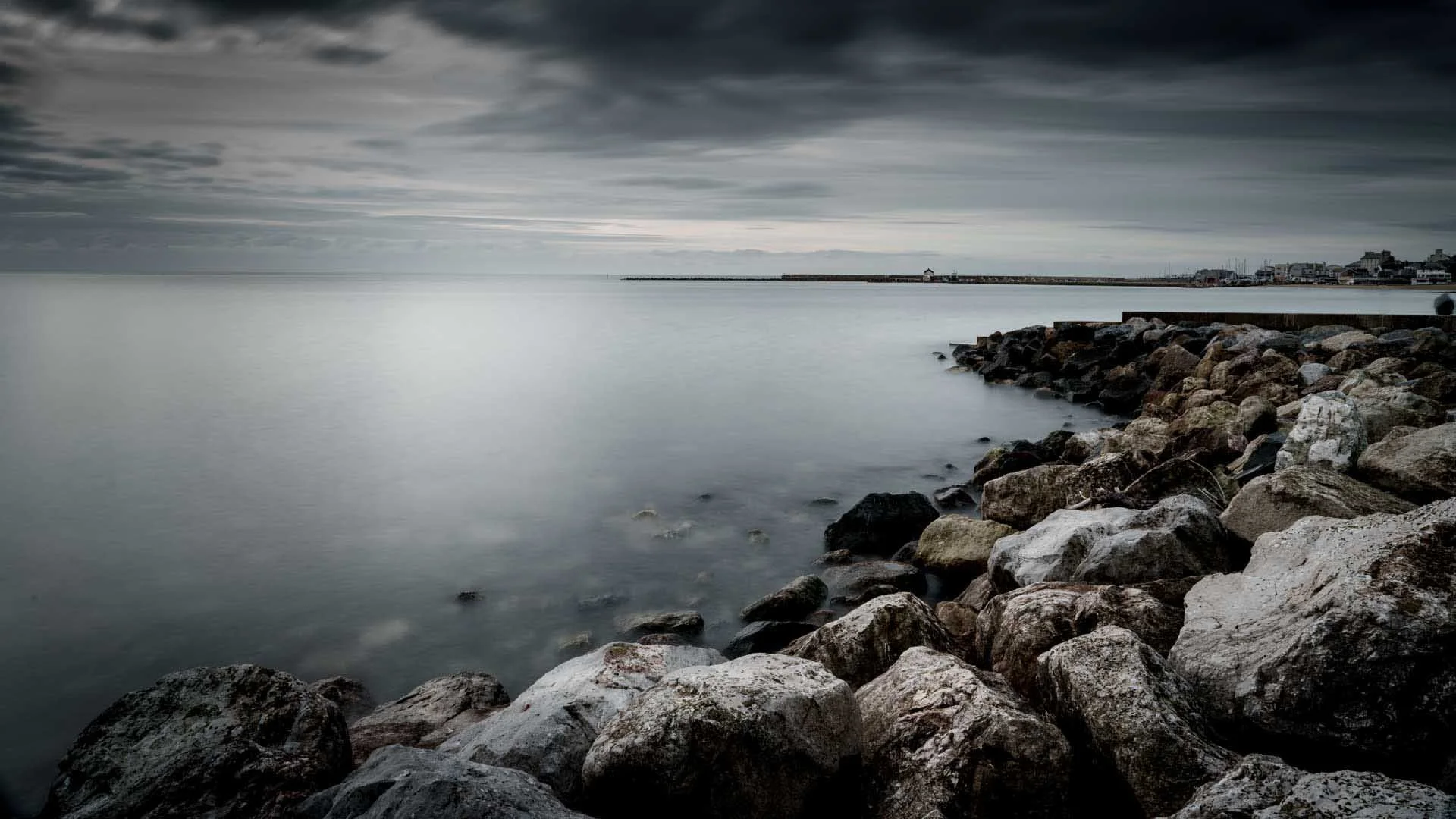  Image Credit: Angela Nicholson. A strong neutral density filter enabled a 30-second exposure to blur the movement of the water. The colours and contrast were adjusted post capture using Adobe Camera Raw. 