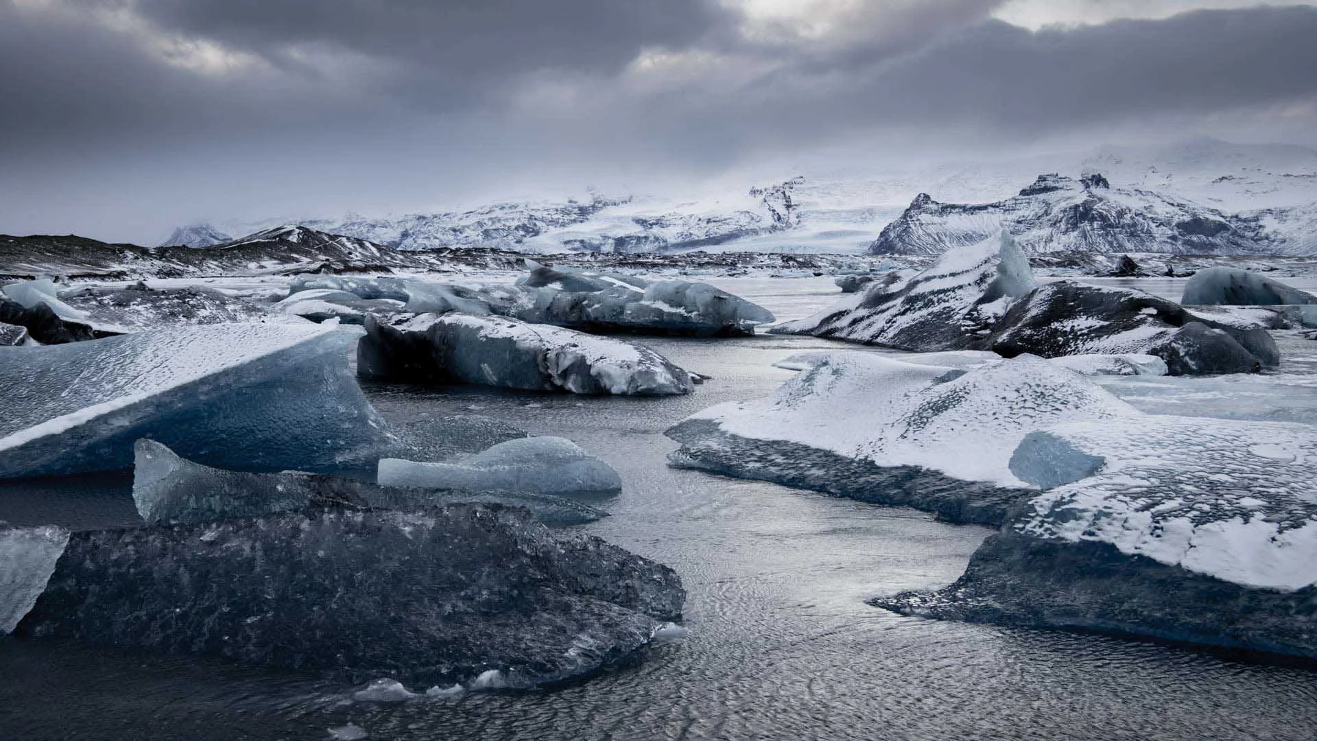  The Jokulsarlon Glacier Lagoon is simply breath-taking and offers a multitude of photographic opportunities. 